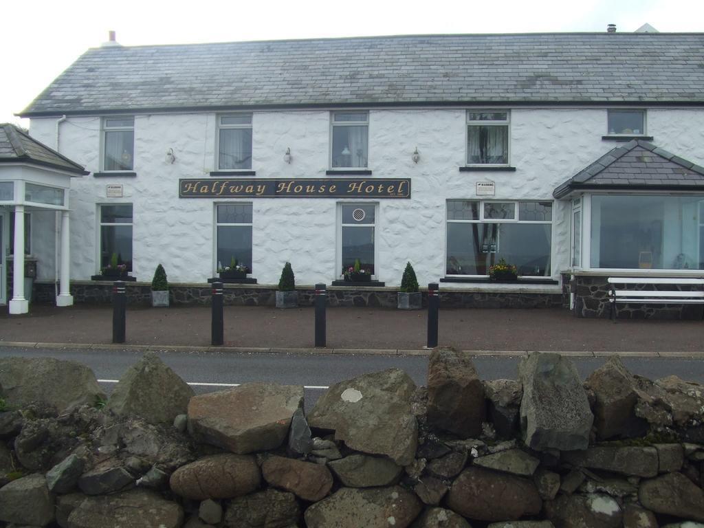 Halfway House Hotel Larne Exterior photo