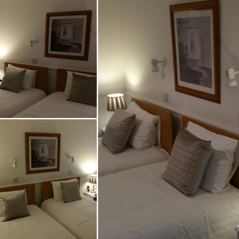 Halfway House Hotel Larne Room photo