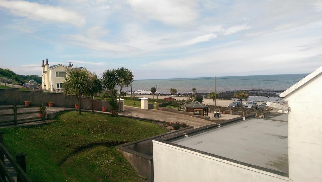 Halfway House Hotel Larne Exterior photo