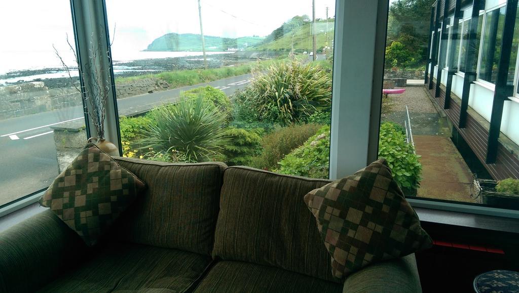 Halfway House Hotel Larne Exterior photo