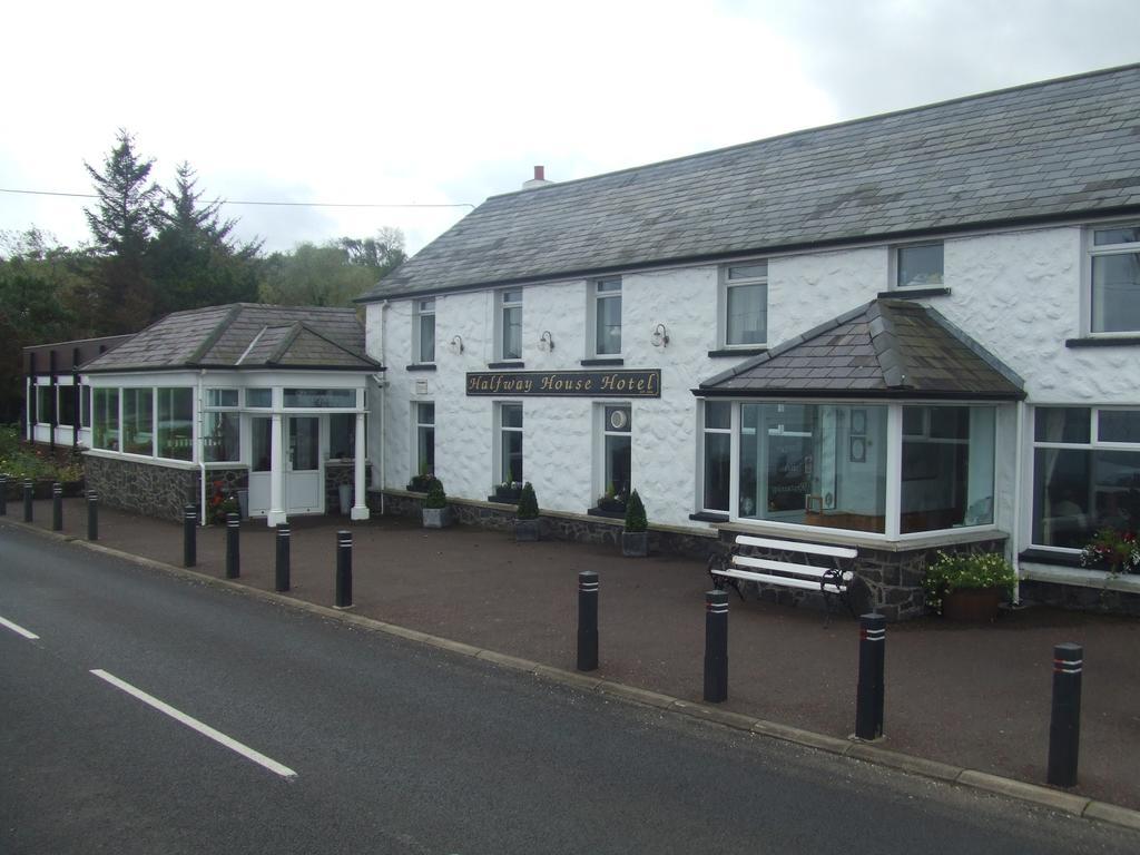 Halfway House Hotel Larne Exterior photo